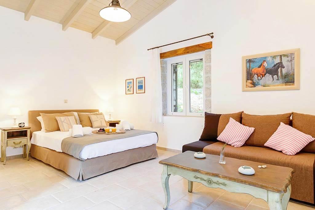 PVK_80533_Villa_Ledaki_0419_01.jpg