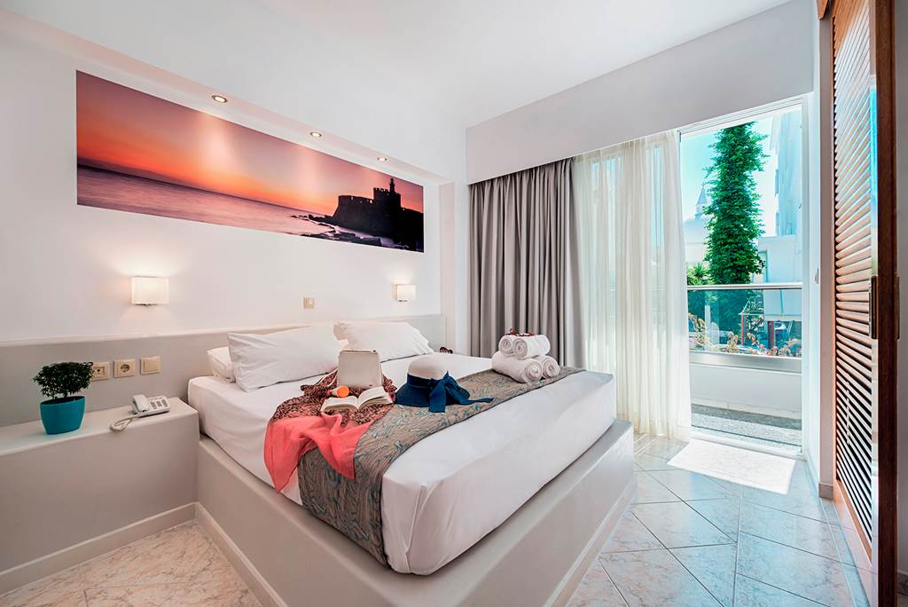 RHO_85776_Esperia_City_Hotel_0724_02.jpg