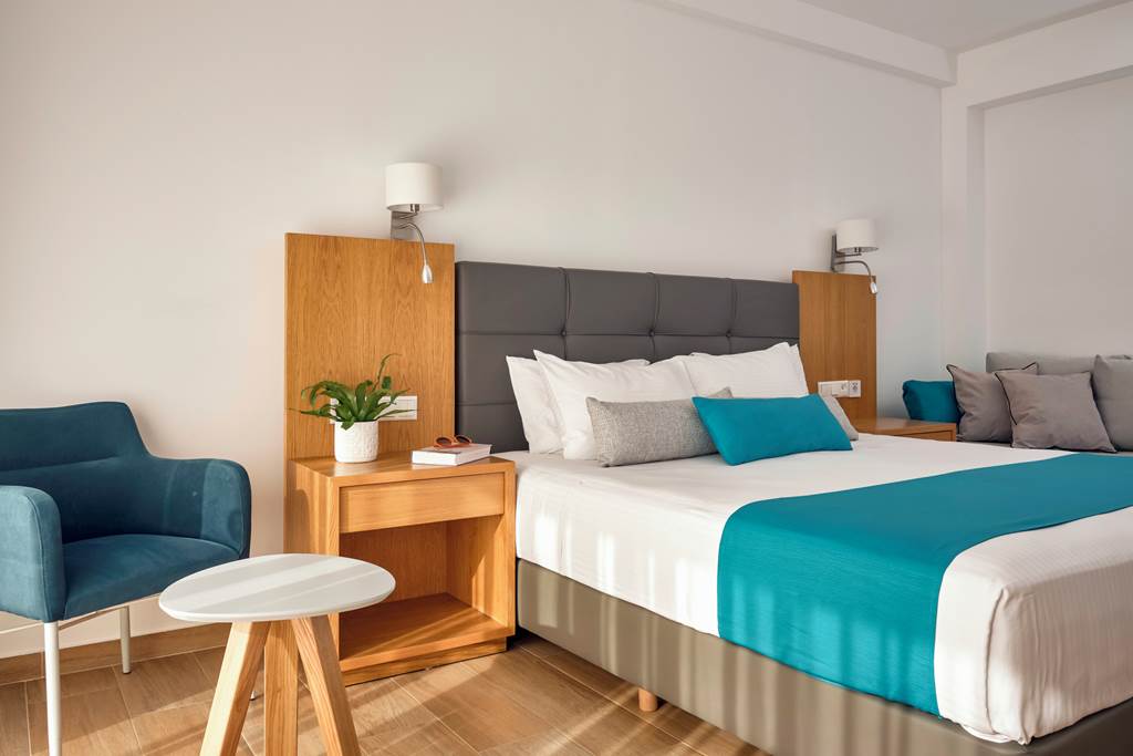 ZTH_83350_Cavo_Orient_Beach_Hotel_1221_28.jpg