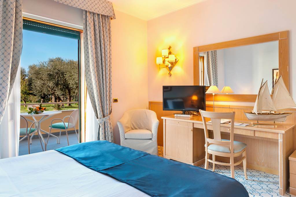 NAP_83043_Grand_Hotel_Vesuvio_NAP_0521_05.jpg
