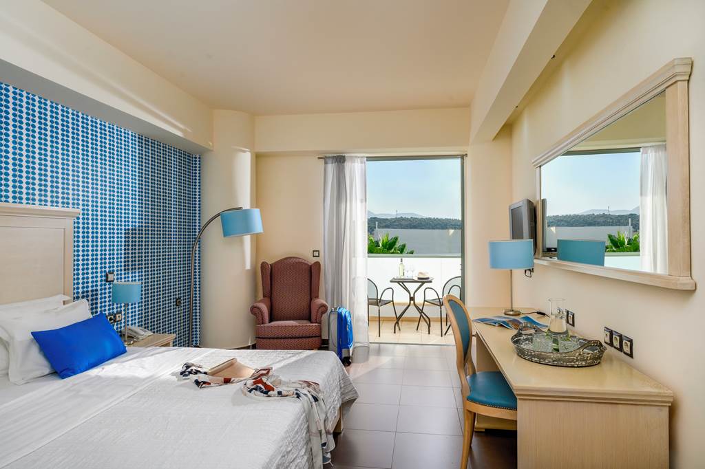 HER_70935_Angela_Suites_Boutique_Hotel_0524_01.jpg