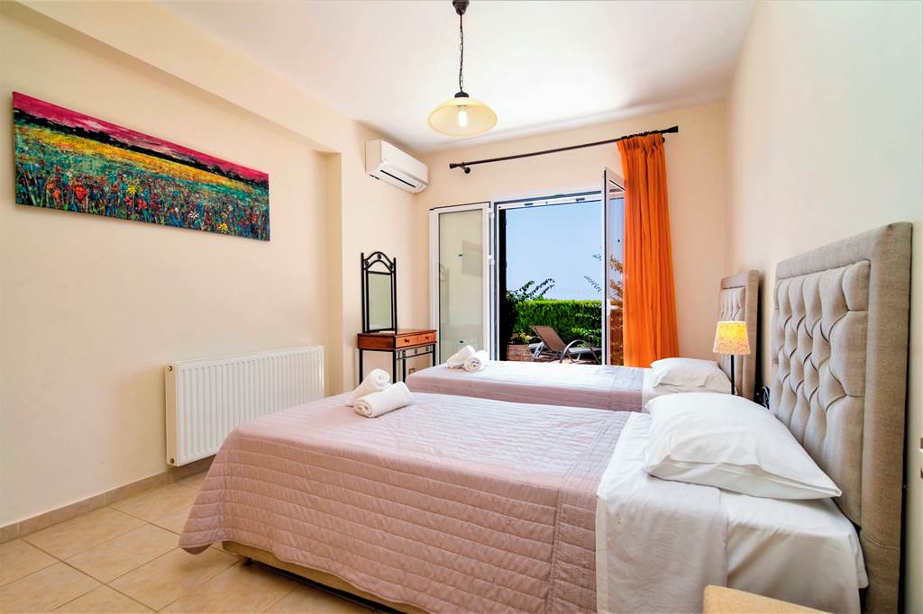 EFL_82796_Villa_Dina_Kefalonia_0920_01.jpg