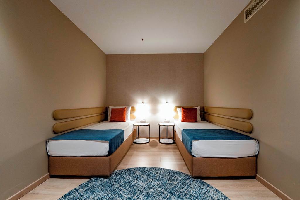 BOJ_79197_Wave_Resort_1121_03.jpg