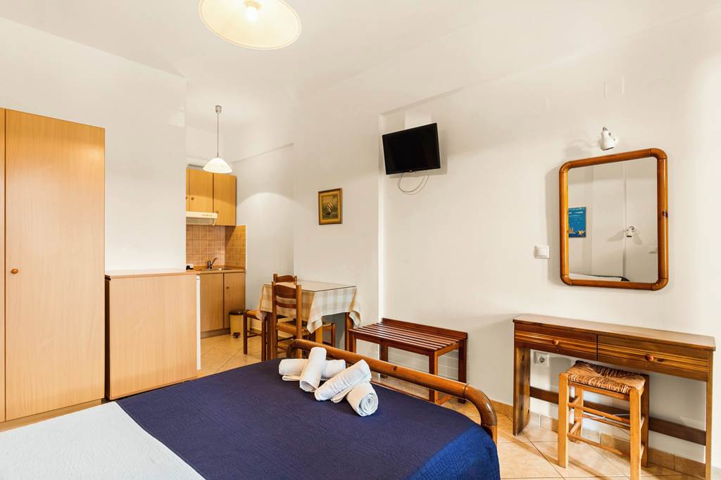 KLX_84197_Manivrahos_Studios_&_Apartments_0822_17.jpg