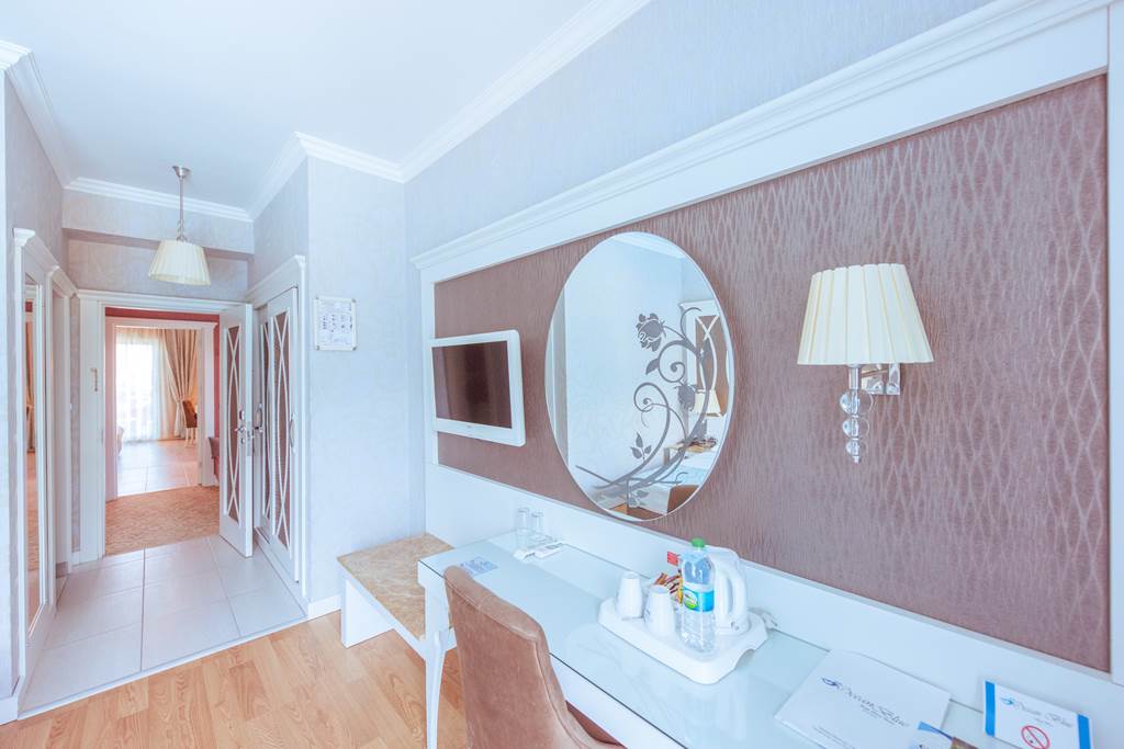 DLM_75707_Ocean_Blue_Hotel_0817_20.jpg
