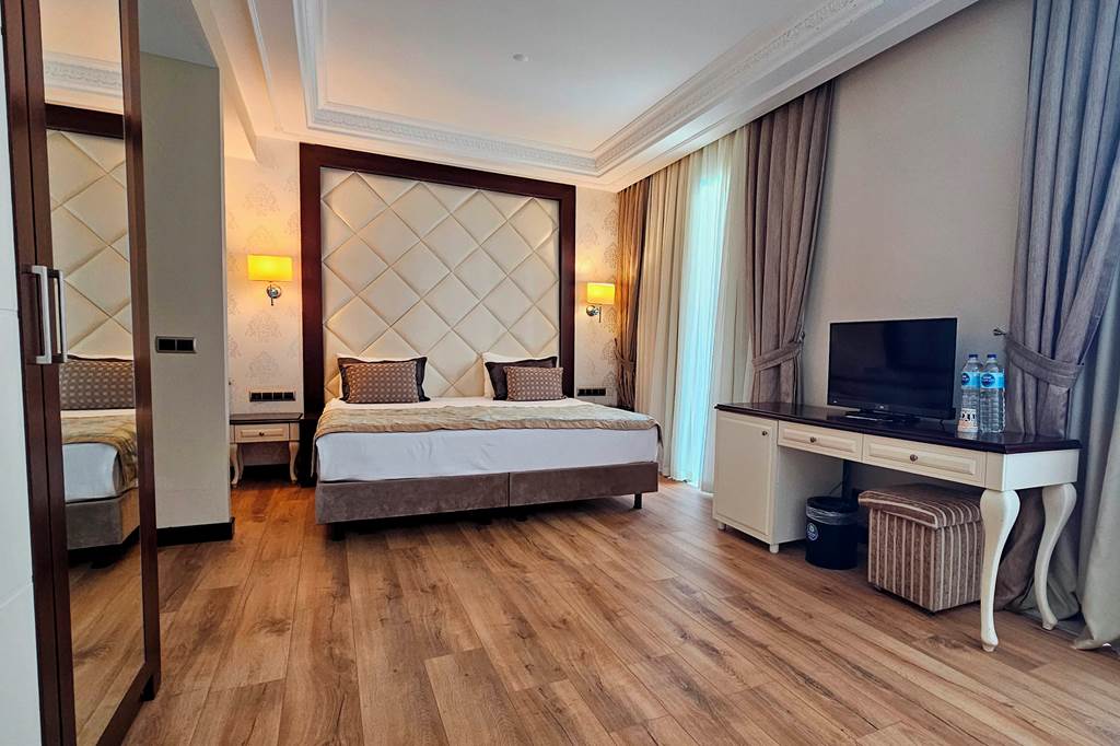 AYT_72708_Goldcity_Tourism_Complex_0125_01.jpg