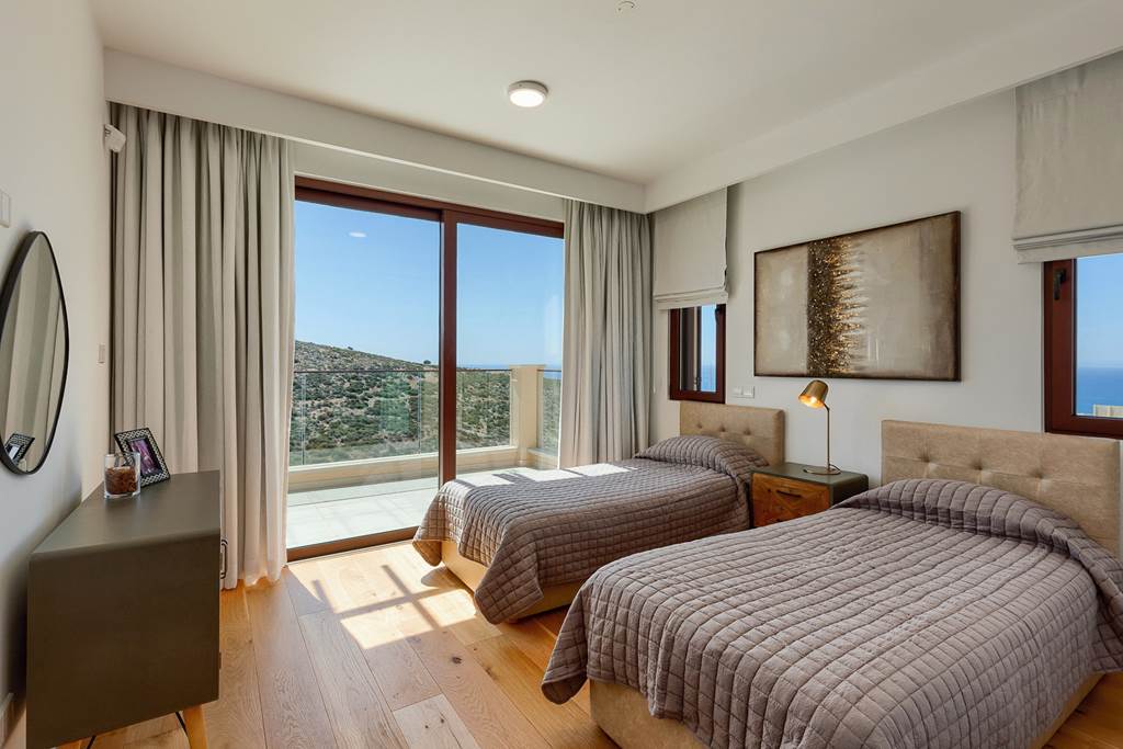 PFO_88820_Elite_Junior_Three_Bedroom_Villa_with_Private_Pool_UJ08_0125_12.jpg