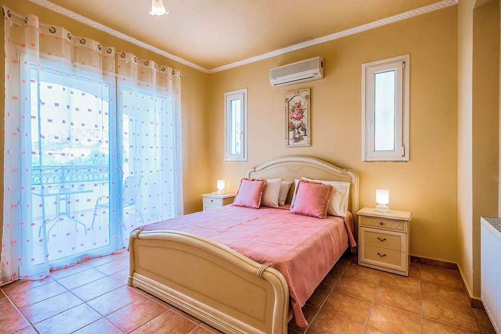 RHO_84123_Royal_Classico_Villa_0822_05.jpg