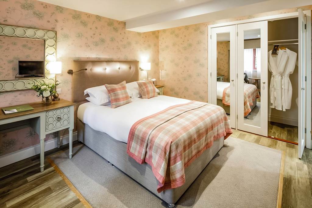 JER_72132_Greenhills_Country_Hotel_0719_01.jpg