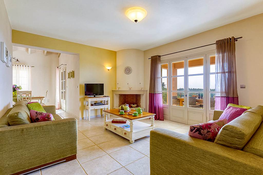 EFL_75464_Villa_Nikolas_0317_06.jpg