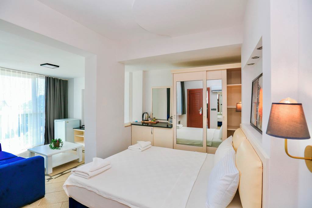 DLM_88641_Sertil_Deluxe_Tropical_Suites_1224_11.jpg