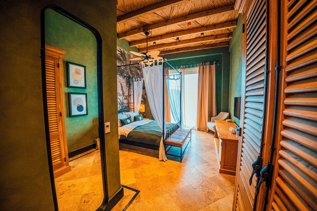 DLM_85896_The_Remote_Hotel_0623_02.jpg