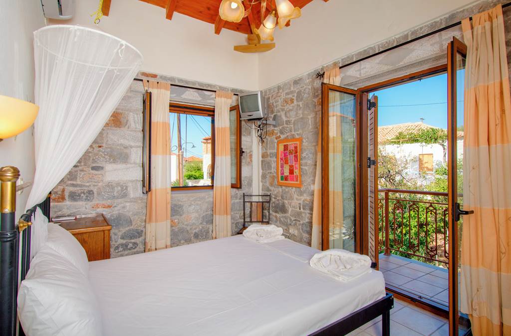 KLX_83890_Stephanou_Inn_0923_07.jpg