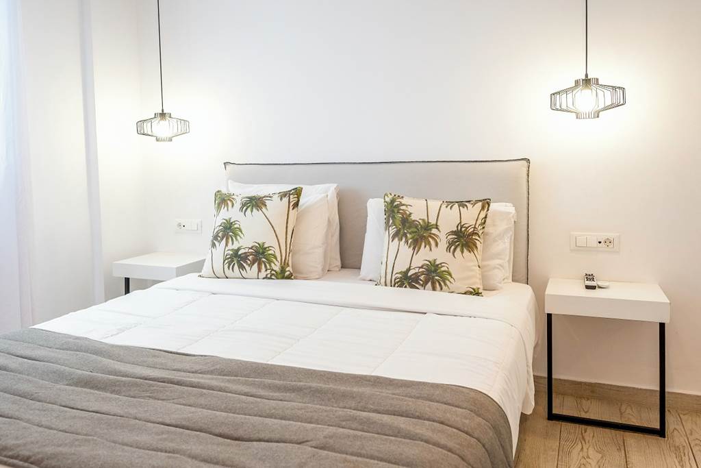 JTR_81480_Mediterranean_White_Resort_0123_52.jpg