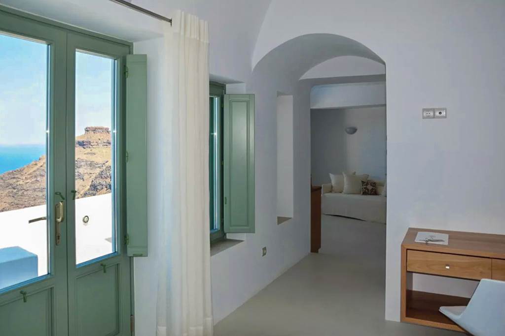 JTR_82835_Cliff_Side_Suites_0523_03.jpg