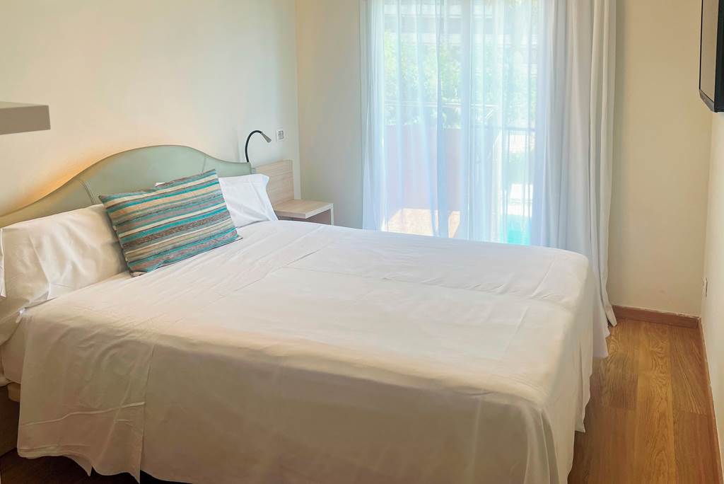 REU_81025_Hotel_Monica_0624_01.jpg