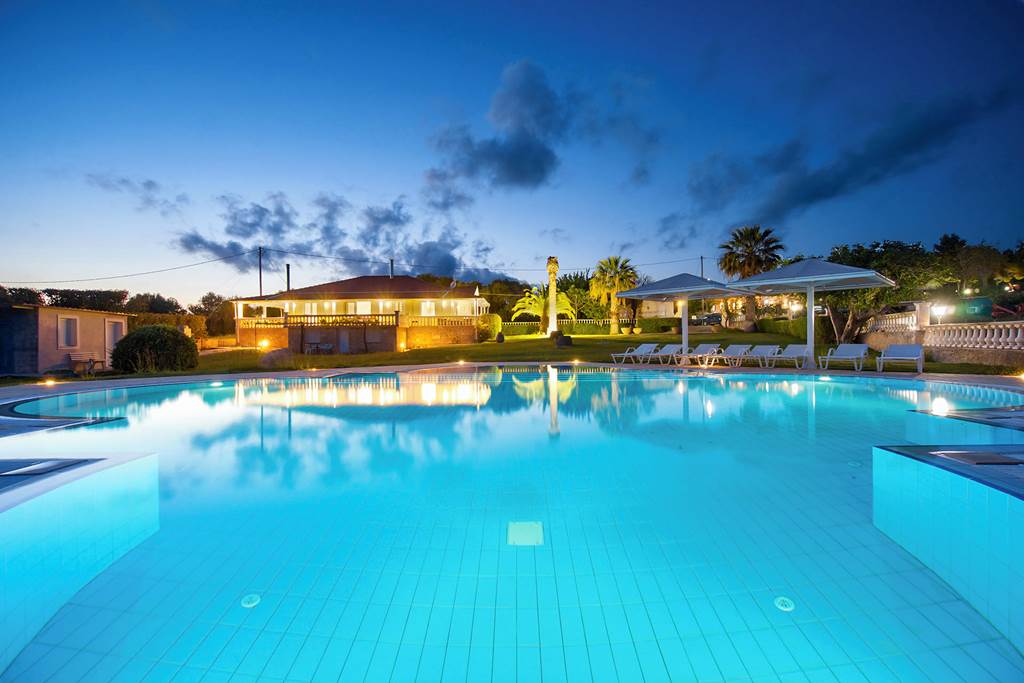 EFL_84106_Villa_Feinikas_0822_06.jpg