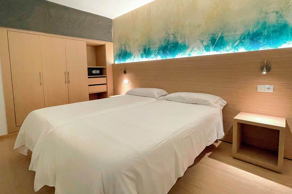 PMI_88629_Fontanellas_Playa_Aparthotel_1224_03.jpg