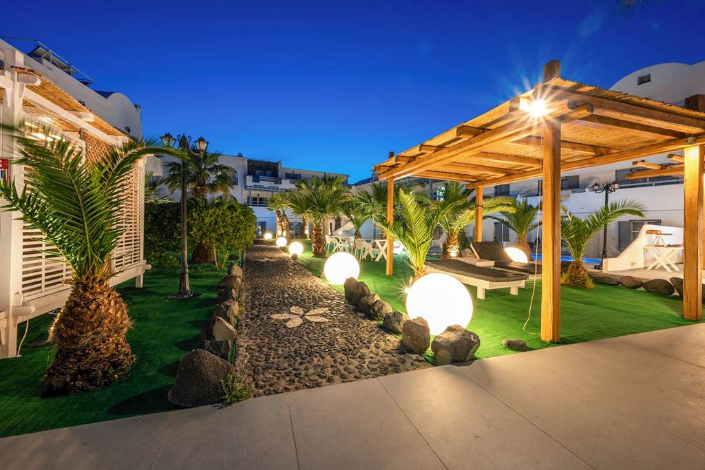 JTR_81480_Mediterranean_White_Resort_0123_02.jpg