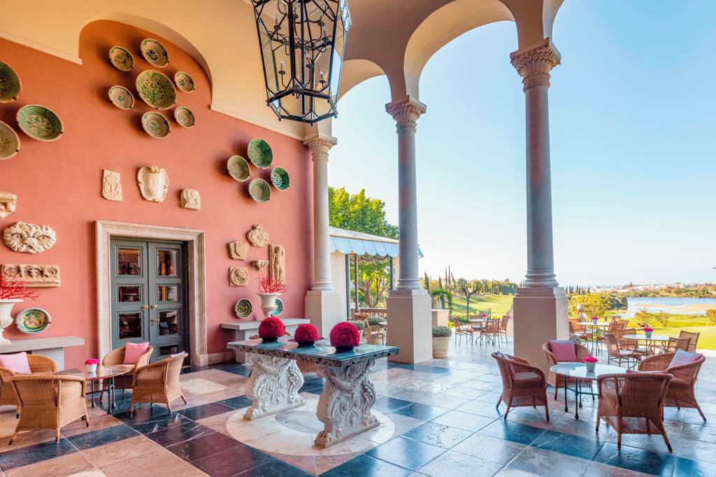 AGP_81218_Anantara_Villa_Padierna_Palace_0919_02.jpg