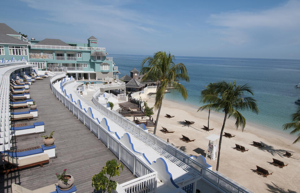 Beaches-Ocho-Rios-A-SpaGolf-Waterpark-Resort-21.jpg