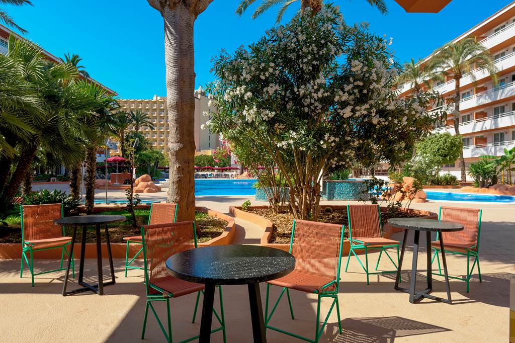 PMI_86441_Tent_Calvia_Beach_0824_09.jpg