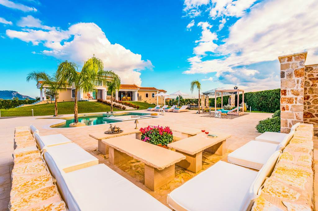 ZTH_85092_Villa_Shangri-La_0724_34.jpg