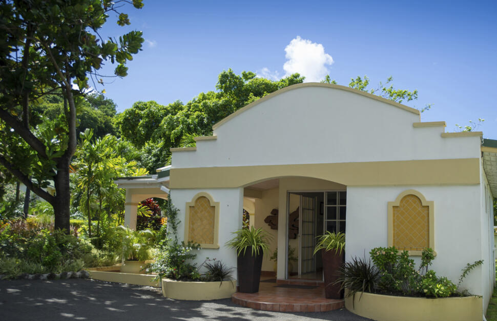 Blue-Horizons-Garden-Resort-13.jpg