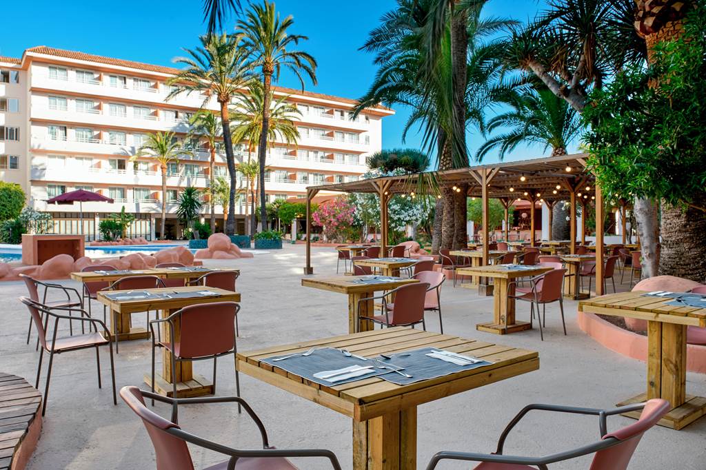 PMI_86441_Tent_Calvia_Beach_0824_27.jpg
