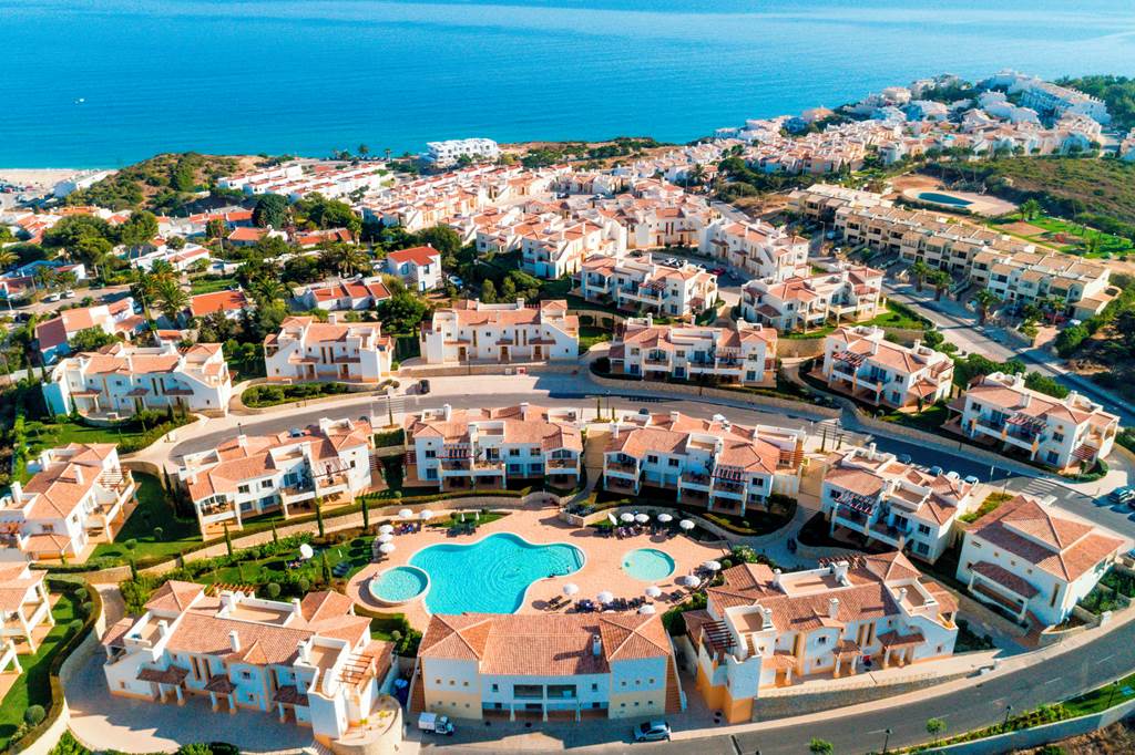 FAO_74344_Salema_Beach_Village_0819_08.jpg