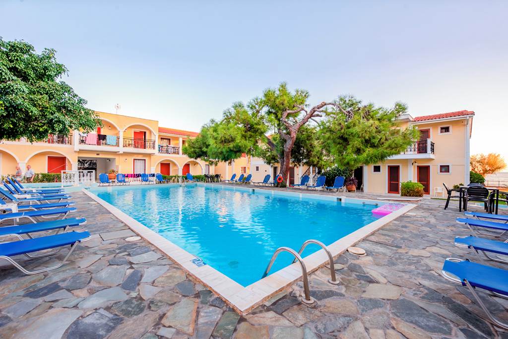 ZTH_82523_Iliessa_Beach_1120_06.jpg
