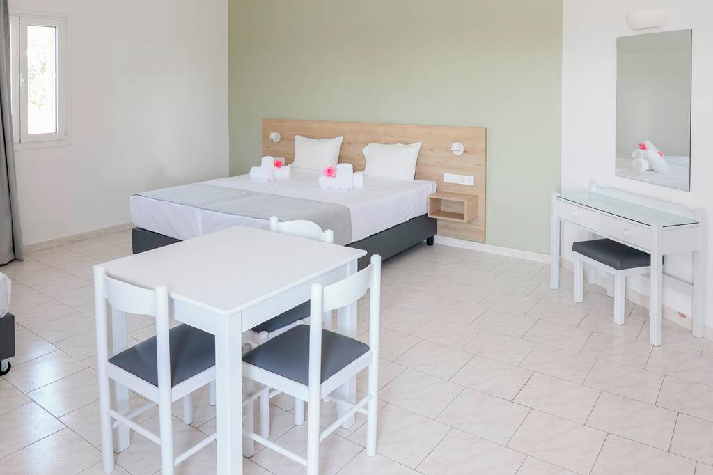 HER_71761_Villa_Ritsa_0822_01.jpg