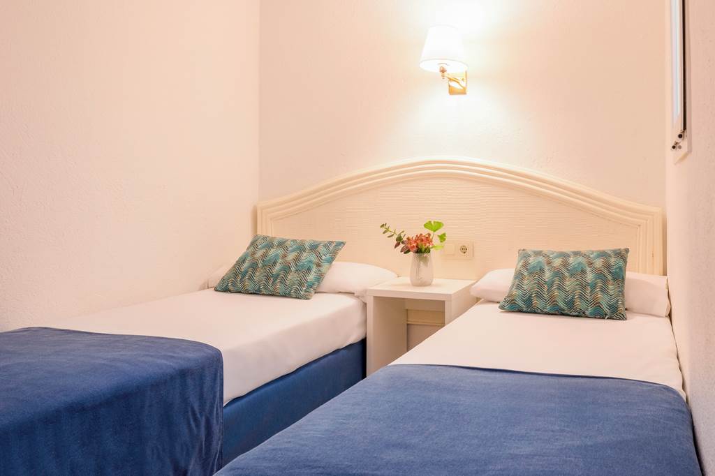 GRO_73531_htop_Caleta_Palace_0424_06.jpg