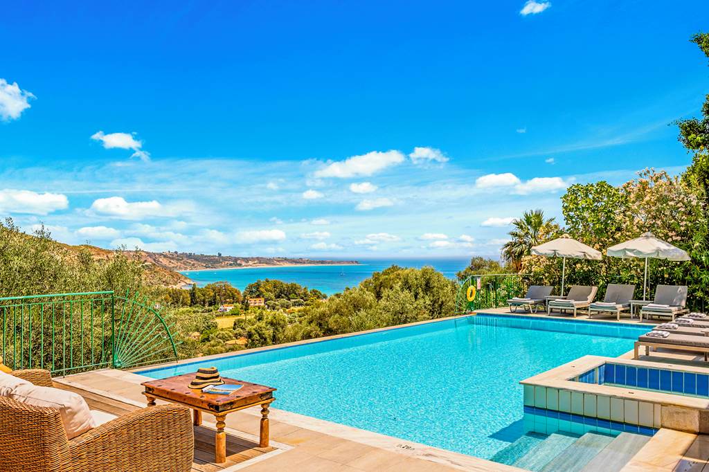 EFL_87908_Villa_Thymari_0824_05.jpg