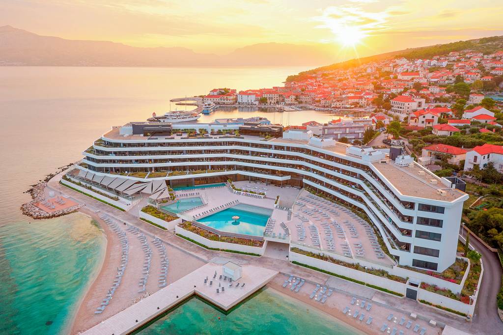 SPU_87177_Grand_Hotel_View_0124_10.jpg