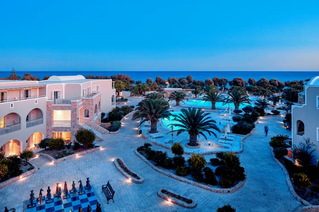 JTR_81456_Santo_Miramare_Resort_1119_10.jpg