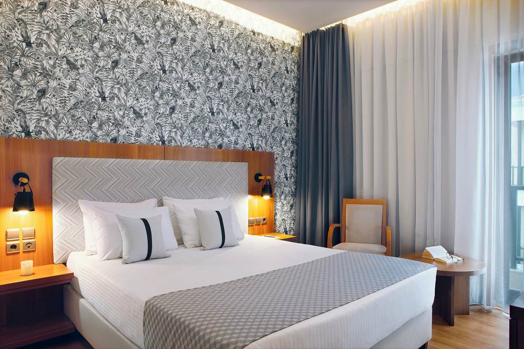 ATH_86365_Ramada_by_Wyndham_Attica_Riviera_1023_13.jpg