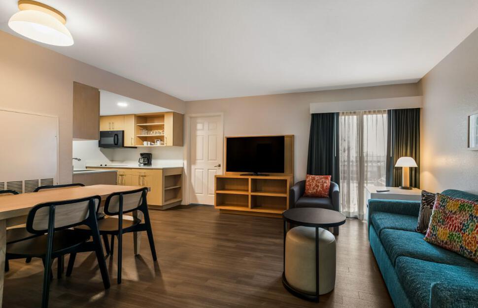 Sonesta-ES-Suites-Orlando-International-Drive-9.jpg