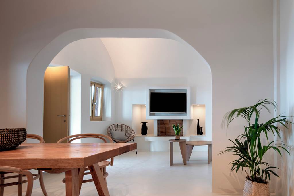 JTR_84264_Colombo's_Beachfront_0822_12.jpg