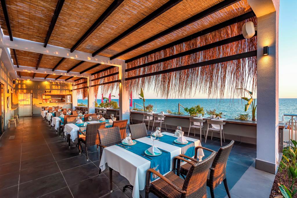 AYT_85744_White_City_Beach_Hotel_0824_03.jpg