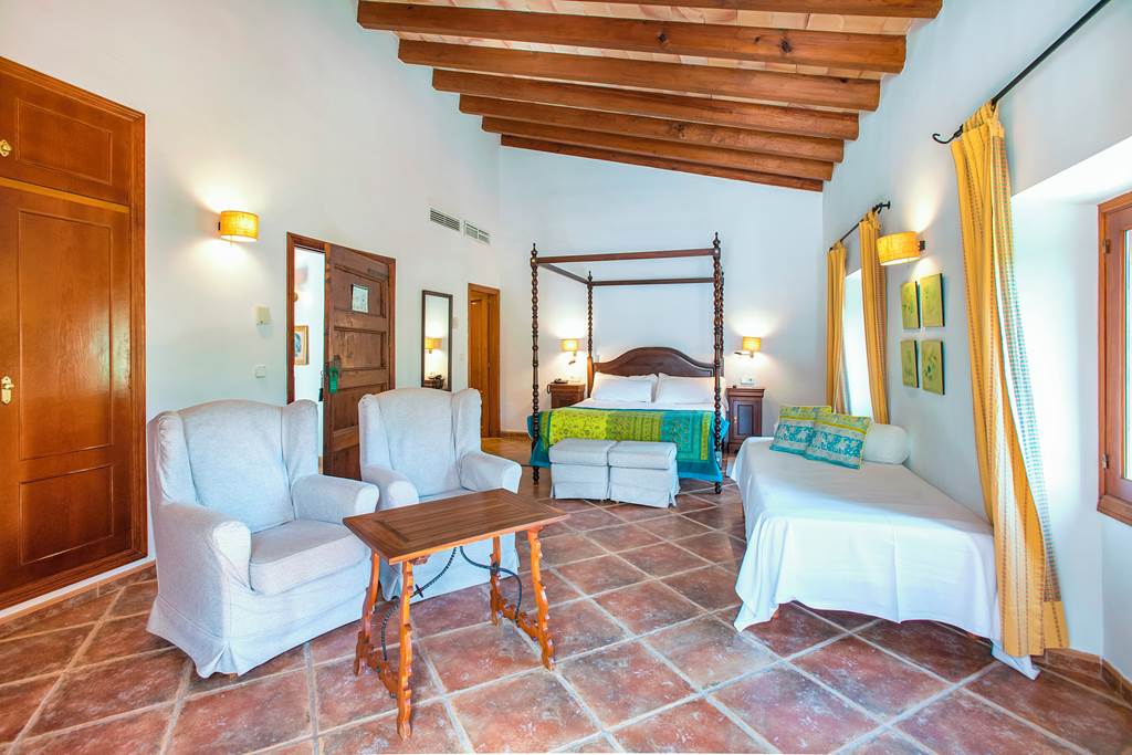 PMI_73658_Hotel_Es_Port_0822_20.jpg