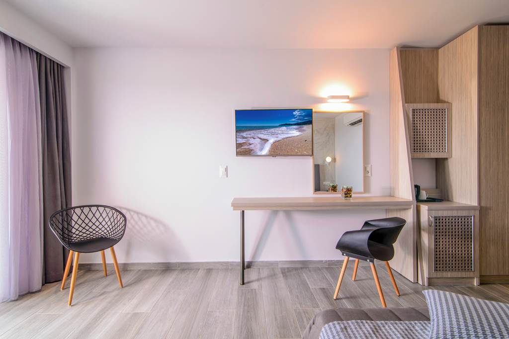SKG_77437_Lagomandra_Beach_Hotel_0723_03.jpg