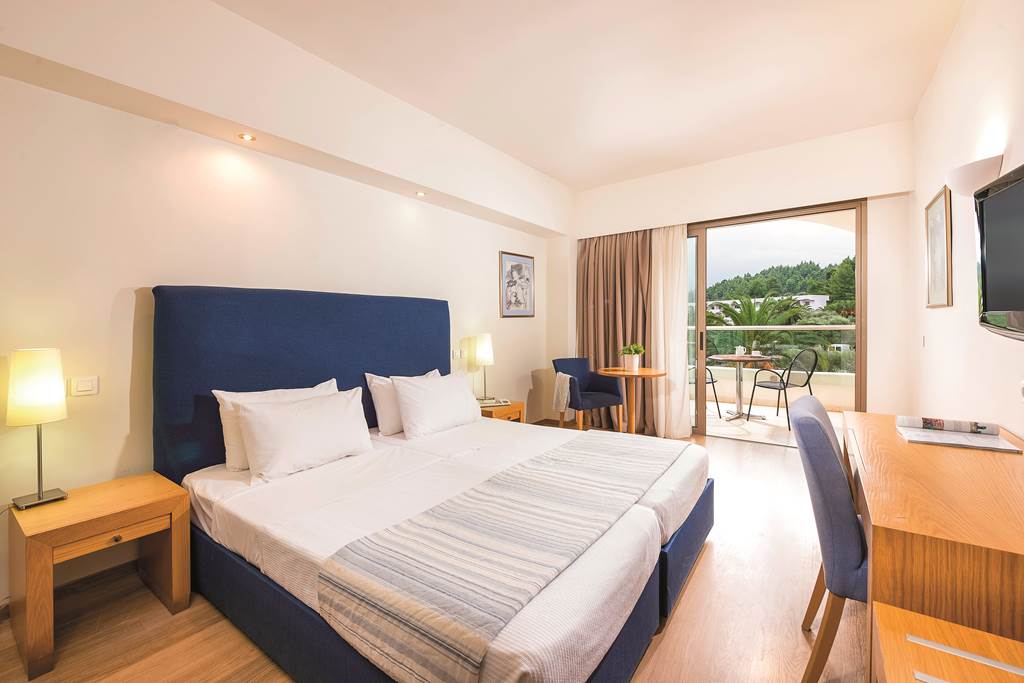SKG_74441_Kassandra_Palace_1118_06.jpg