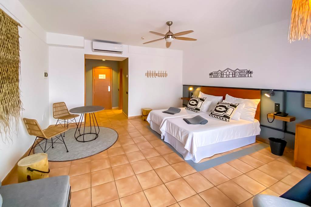 FUE_73337_Coral_Cotillo_Beach_0222_01.jpg