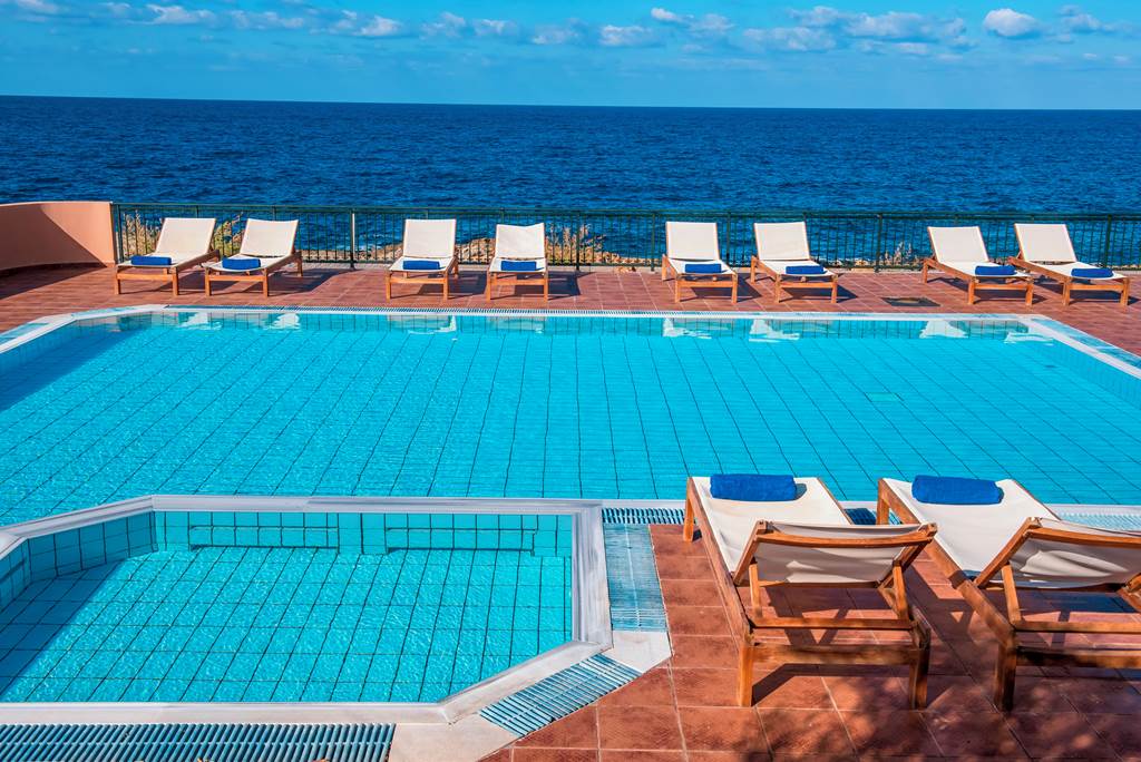 HER_83147_Koutrakis_Suites_0721_01.jpg