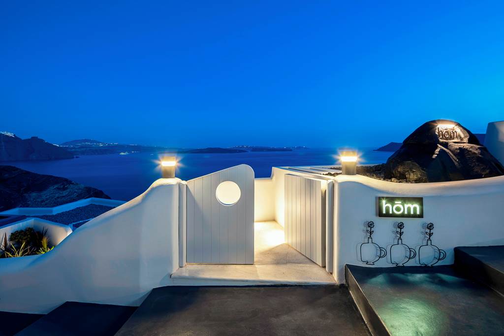 JTR_84225_Hom_Santorini_0822_03.jpg