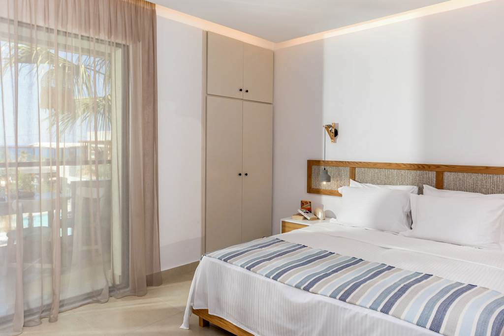 HER_86002_Galazio_Beach_Resort_1024_01.jpg