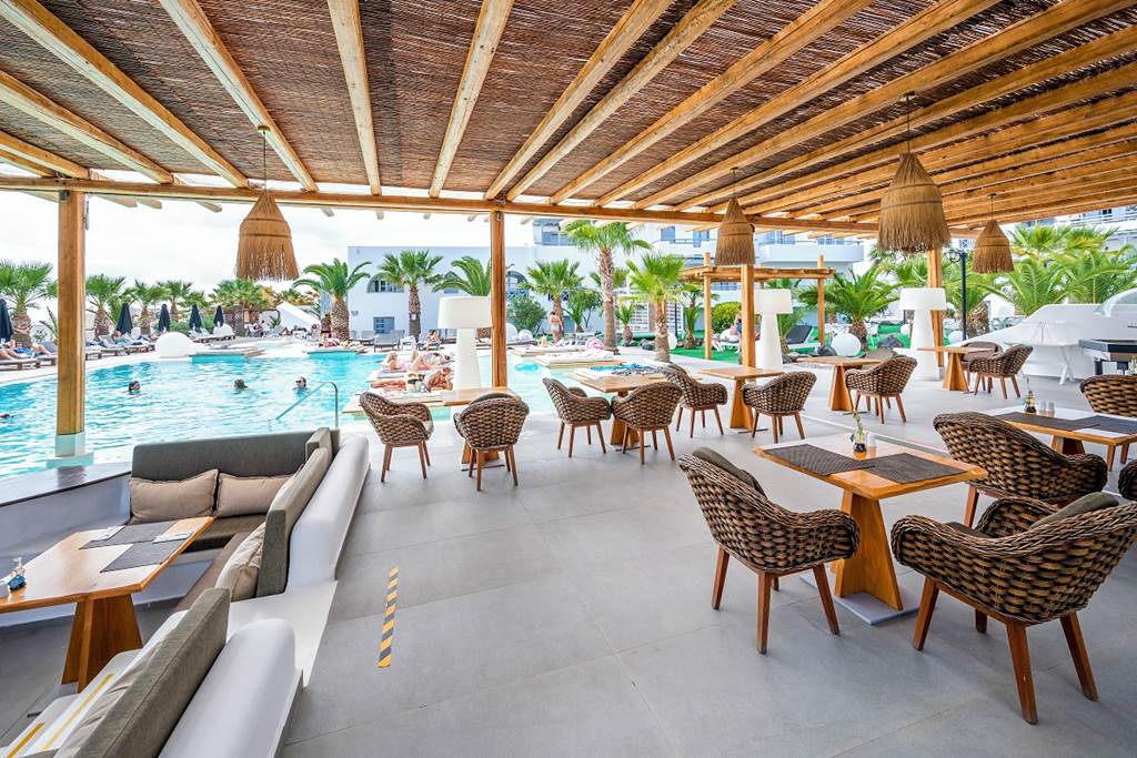 JTR_81480_Mediterranean_White_Resort_0123_15.jpg