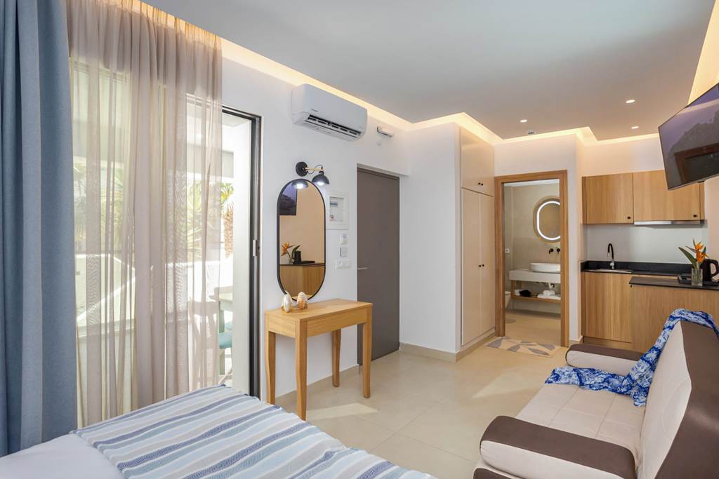 HER_86002_Galazio_Beach_Resort_1024_14.jpg