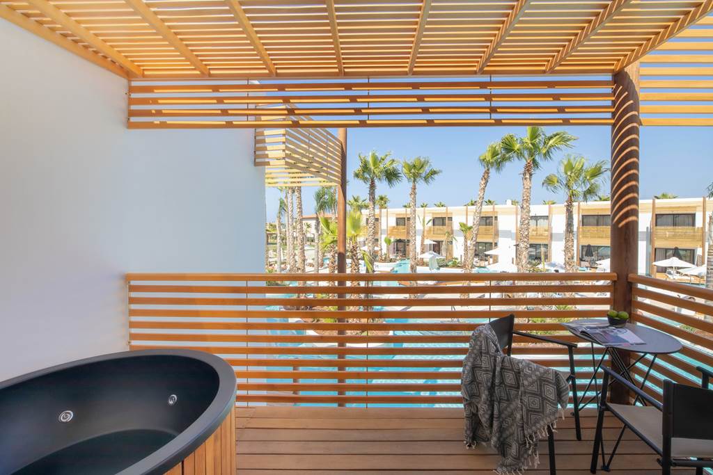 HER_81022_Stella_Island_Luxury_Resort_&_Spa_1121_01.jpg